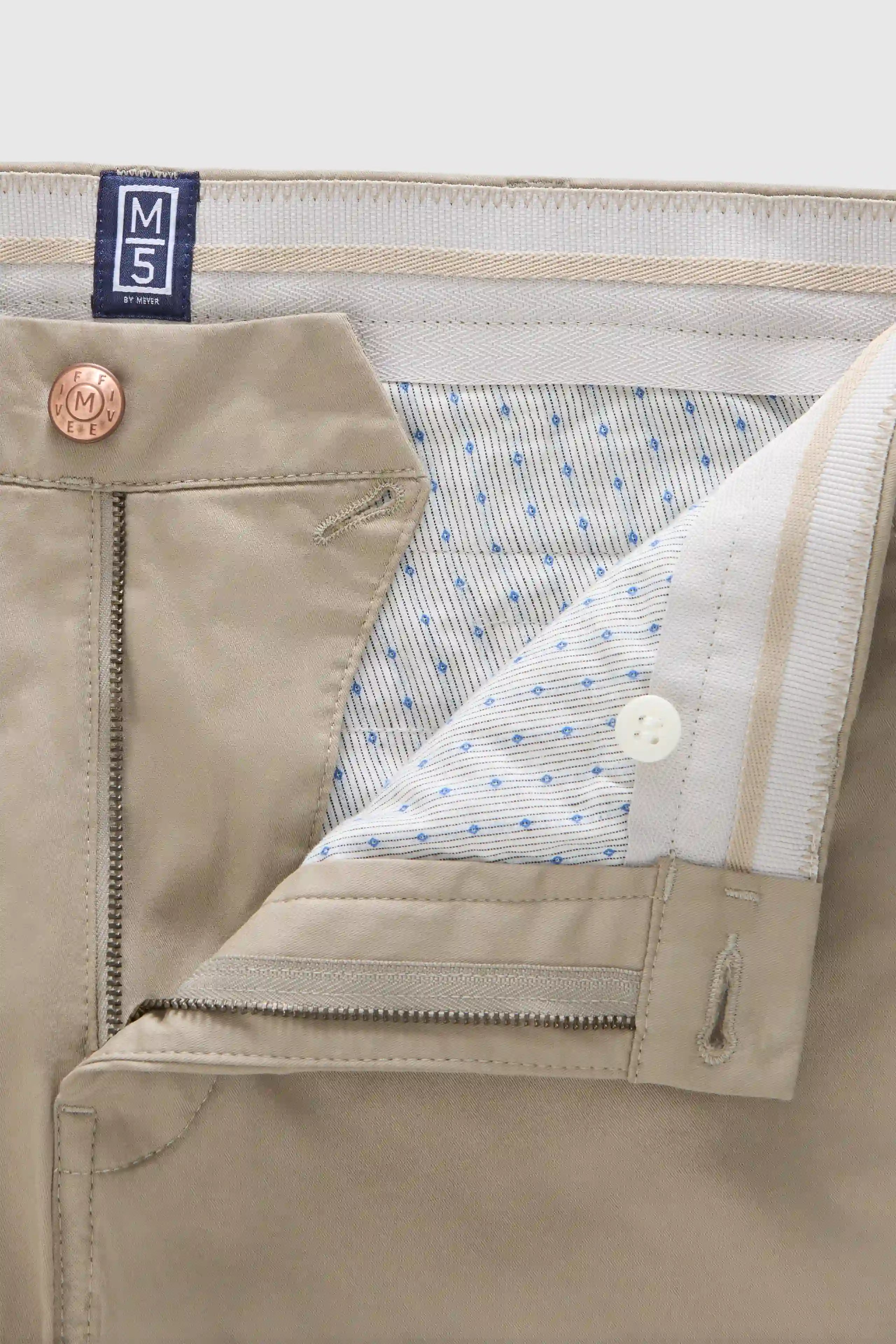CHINO 1-6010 ULTRA-LIGHTWEIGHT, FUNCTIONAL CHINOS