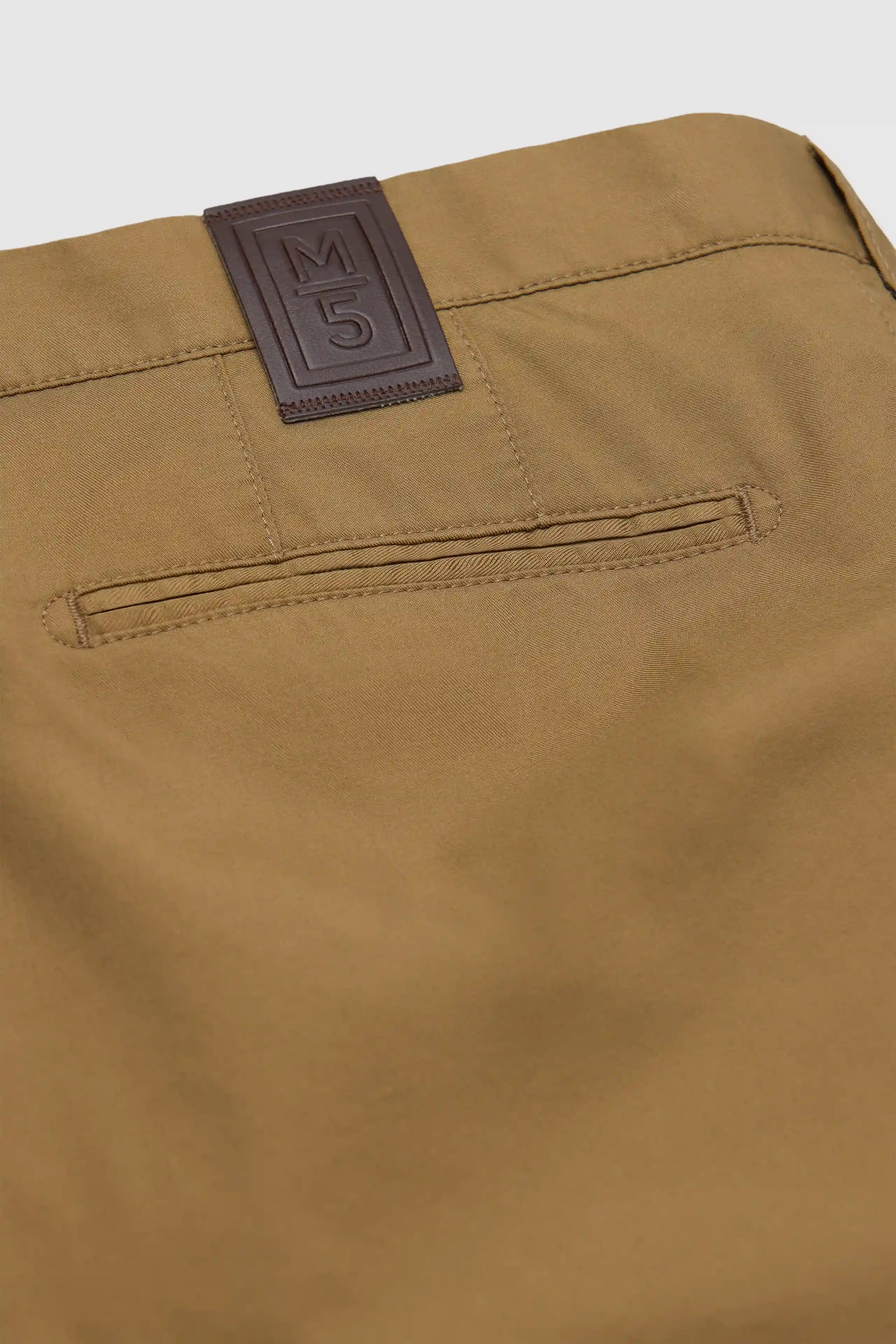 CHINO 1-6010 ULTRA-LIGHTWEIGHT, FUNCTIONAL CHINOS