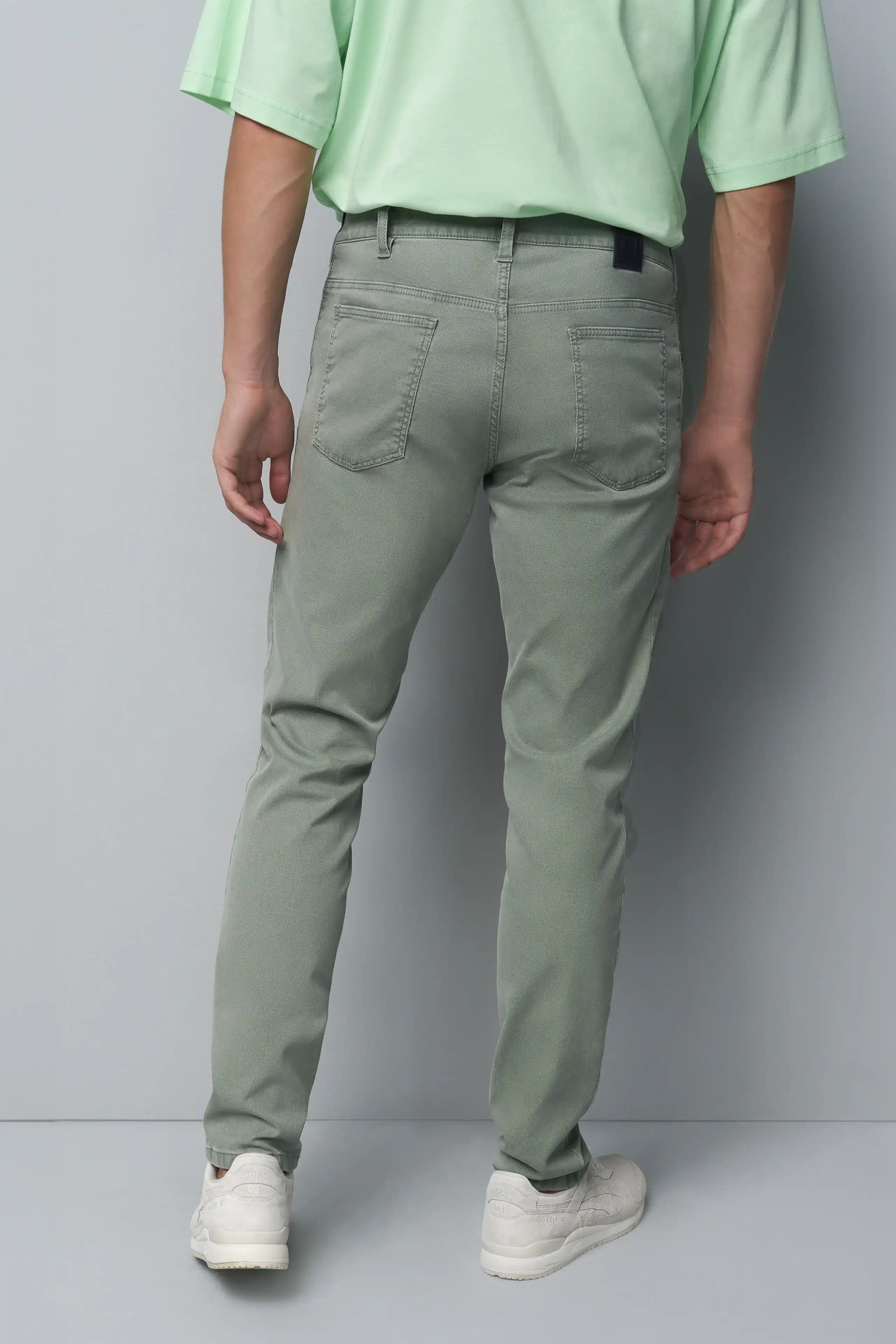 SLIM 9-6186 HIGH PERFORMANCE MICRO STRUCTURE